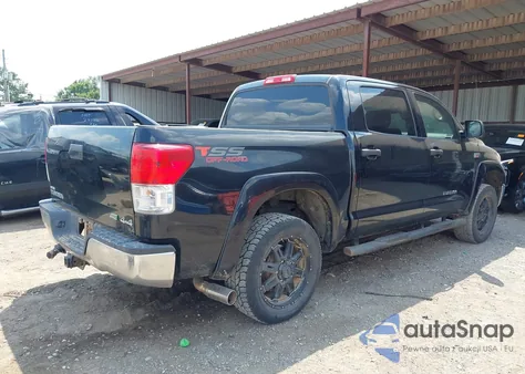 2013 Toyota Tundra Grade 5.7L V8 z USA, uszkodzony, nr VIN 5TFDW5F18DX310679